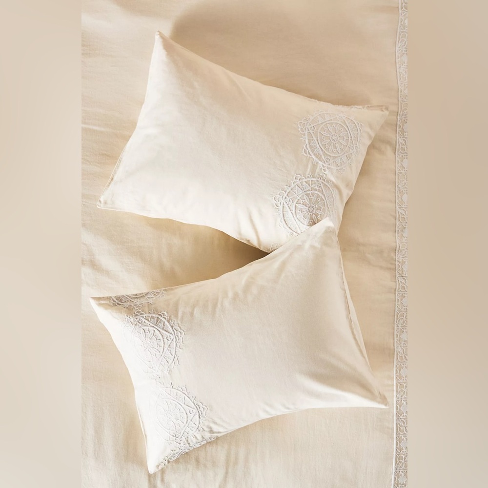 LOUISA EMBROIDERED PILLOWCASE, SET OF 2 Style No.  4540G292AB IVORY Stan…